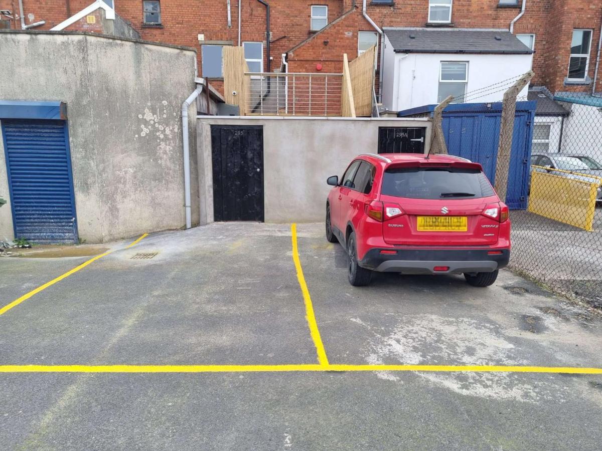 Lmk, Spacious 1 Bedroom Ground Floor Apartment, Ev Charger, Free Parking Wi-Fi, Great Location Belfast Esterno foto