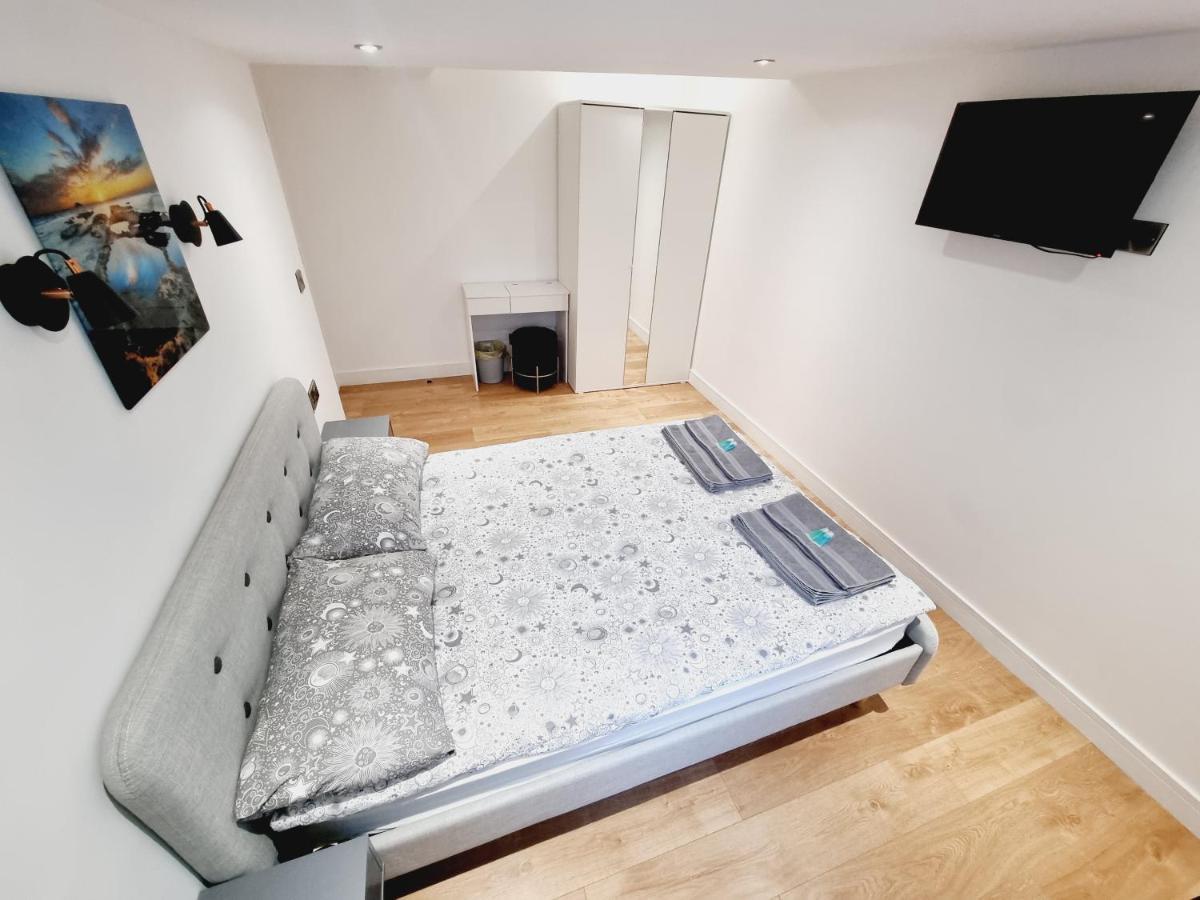 Lmk, Spacious 1 Bedroom Ground Floor Apartment, Ev Charger, Free Parking Wi-Fi, Great Location Belfast Esterno foto