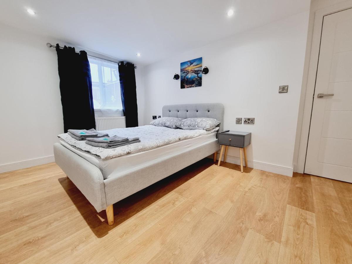 Lmk, Spacious 1 Bedroom Ground Floor Apartment, Ev Charger, Free Parking Wi-Fi, Great Location Belfast Esterno foto